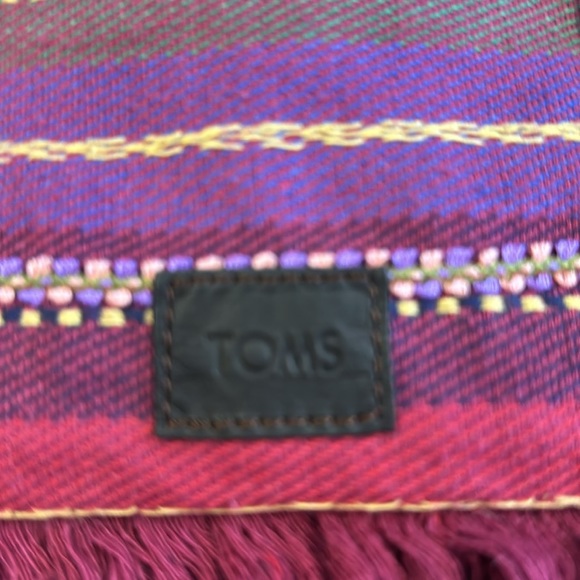 TOMS women’s Crossbody Bag Rainbow Summit Stripe Embellished Boho Tassel Artisan - Picture 16 of 16